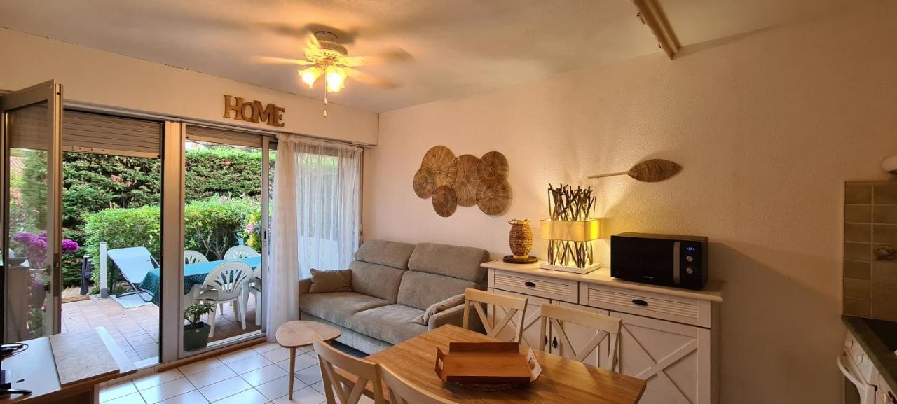 Le Tamaya Plage Charmant T2 En Rez De Jardin A 2 Pas D Une Belle Plage De Toutes Commodites Et Centre Ville Port Cavalaire-sur-Mer Kültér fotó